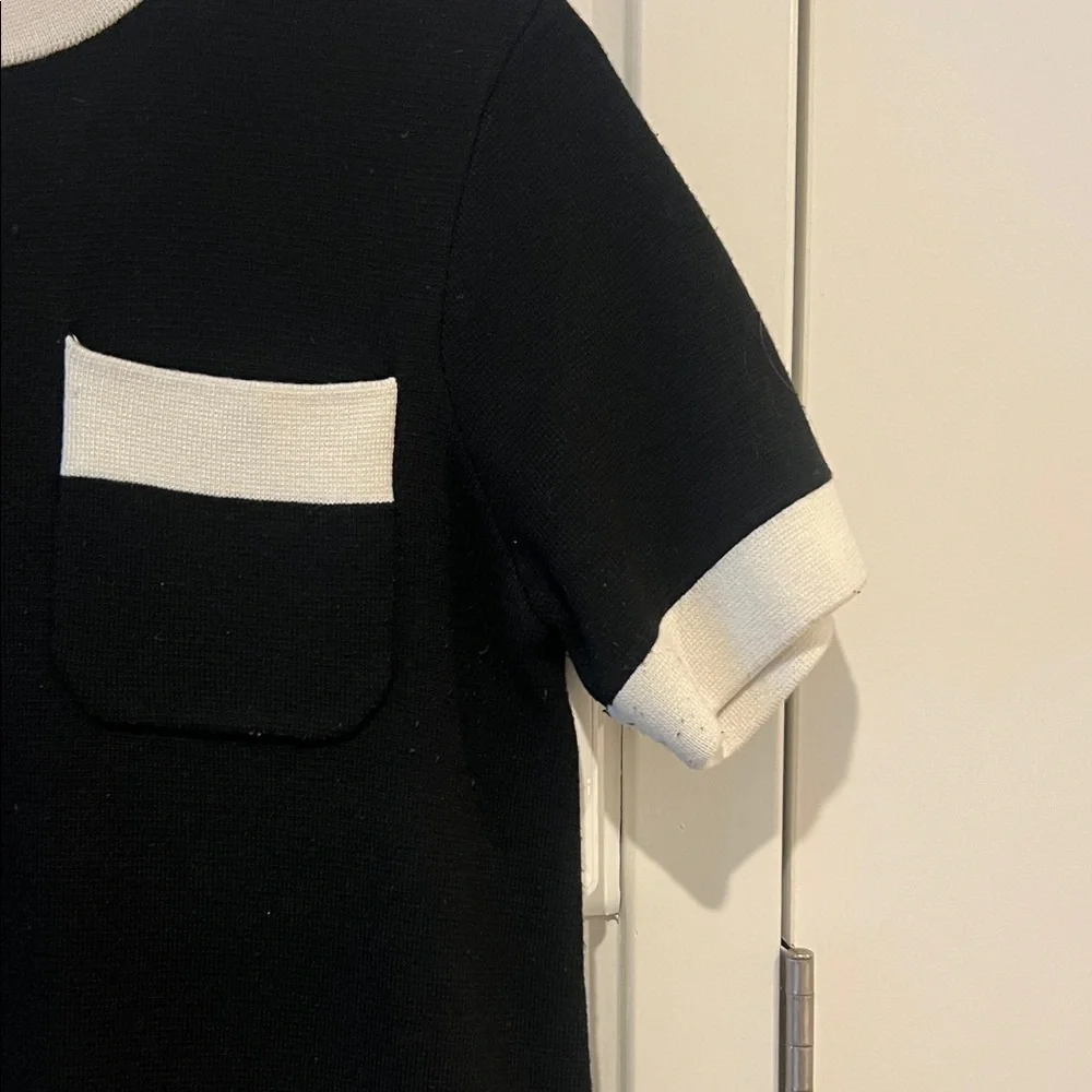 Black and White Short Sleeve Dress - Picture 3 of 4